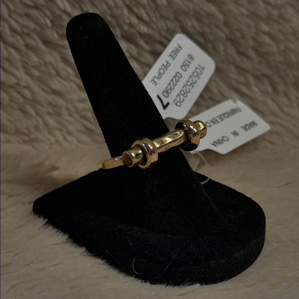 FREE PEOPLE On Lock Ring - Picture 5 of 10